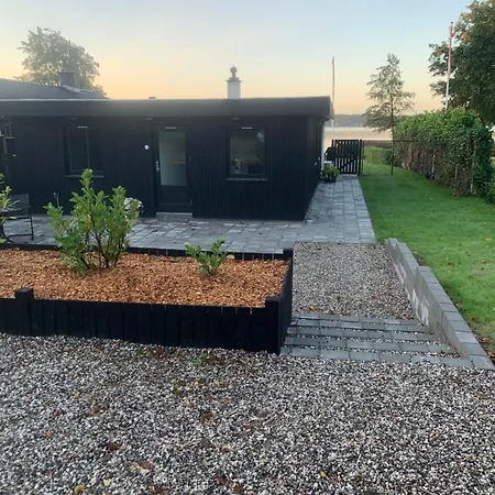 Дом отдыха Huset Ved Soen Taet Pa Herning Og Mch Og Boxen 90 M2