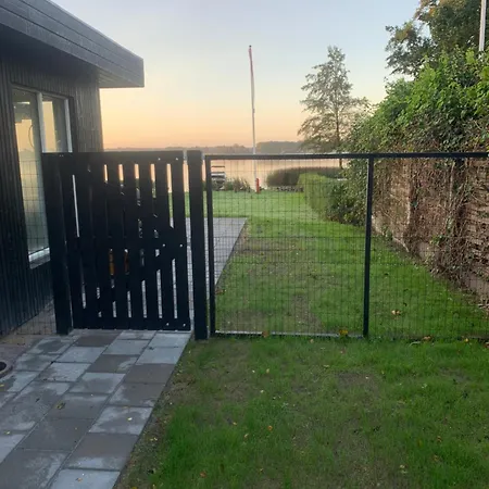 Huset Ved Soen Taet Pa Herning Og Mch Og Boxen 90 M2 Дом отдыха