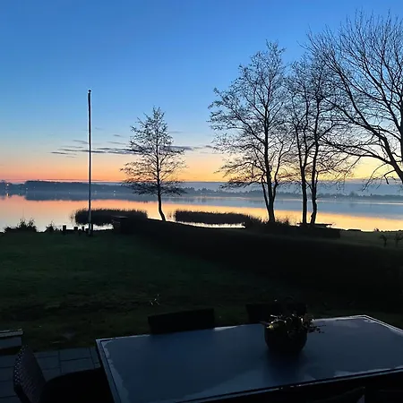 Huset Ved Soen Taet Pa Herning Og Mch Og Boxen 90 M2 Casa de Férias Sunds
