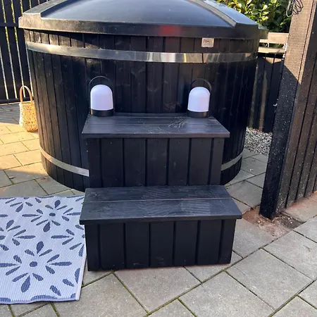 Huset Ved Soen Taet Pa Herning Og Mch Og Boxen 90 M2