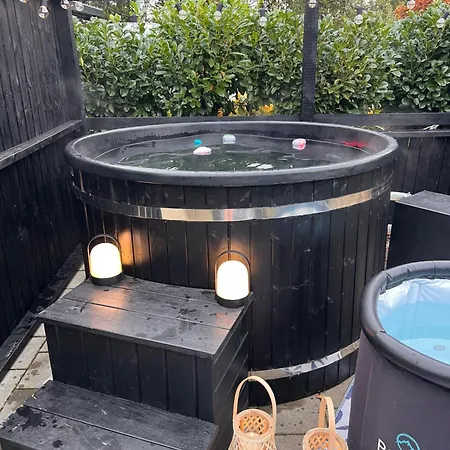 Huset Ved Soen Taet Pa Herning Og Mch Og Boxen 90 M2 펜션 Sunds