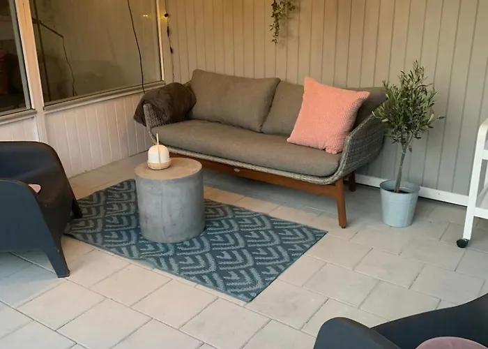 Huset Ved Søen Tæt På Herning Og Mch Og Boxen 90 M2 Feriehus Sunds